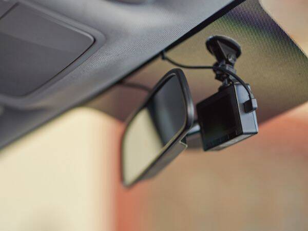 Bezpieczeństwo na drodze: jak kamera do samochodu może Ci pomóc?